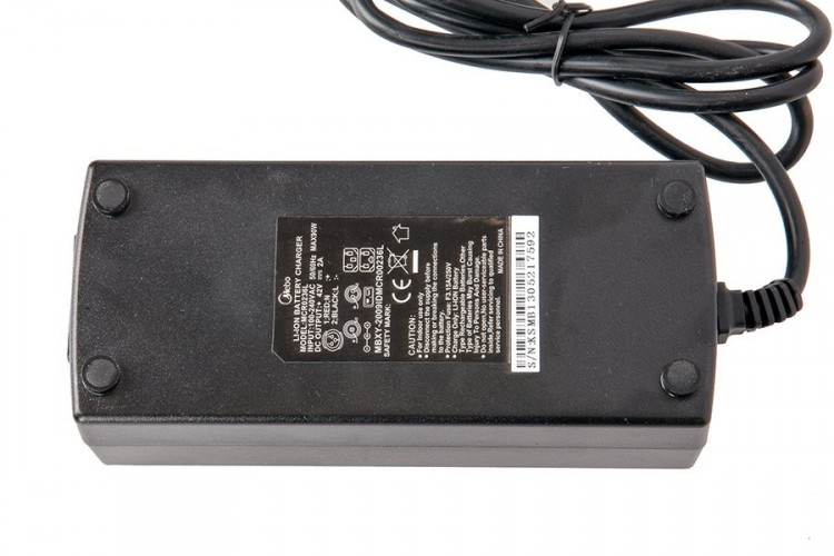 Зарядное устройство штырь 36V LEISGER/VOLT/TOTEM/Кардан в Екатеринбурге