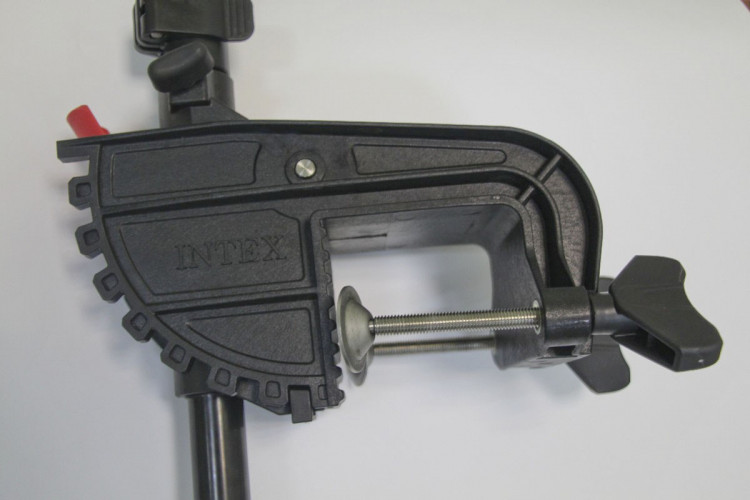 Лодочный электромотор Intex 420W, 12V (68631) в Екатеринбурге