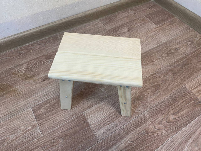 Табурет деревянный в Екатеринбурге