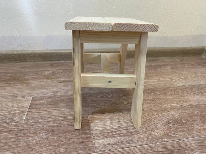 Табурет деревянный в Екатеринбурге